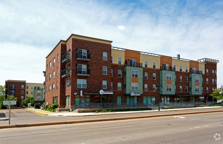 Primary Photo Of 1550 Larpenteur Ave W, Falcon Heights Apartments For Lease