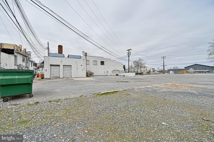 More Photos Of 13 N East Blvd, Vineland Flex For Lease