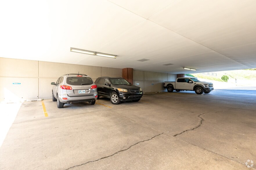 More Photos Of 6660 S Sheridan Rd, Tulsa Unknown For Lease