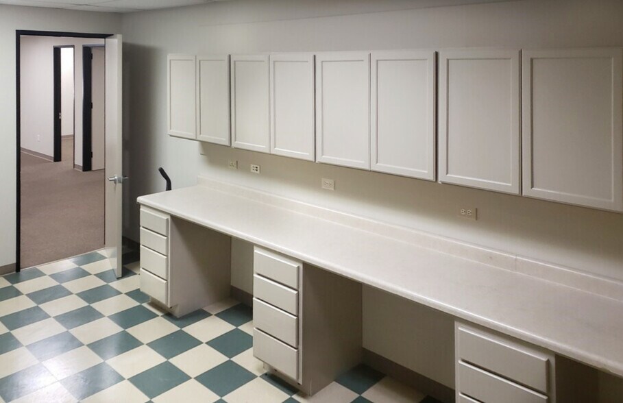 More Photos Of 5335 Brystone Dr, Houston Flex For Lease