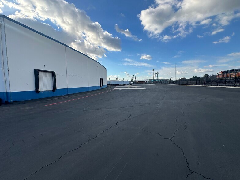 More Photos Of 15500 Phoebe Ave, La Mirada Warehouse For Lease