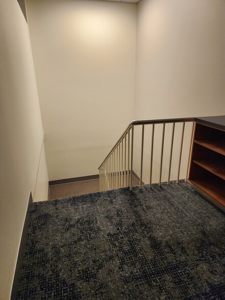 More Photos Of 139 N Main St, Jonesboro Bank For Lease