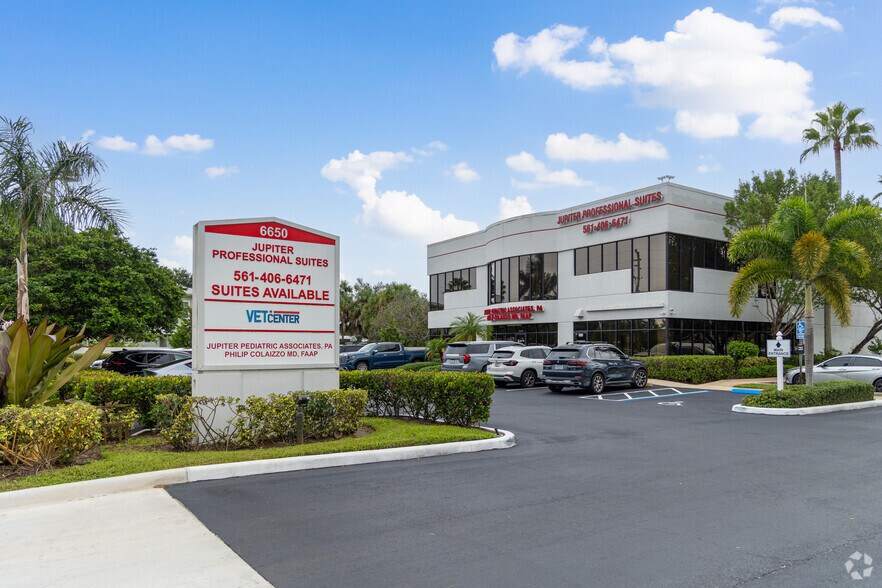 More Photos Of 6650 W Indiantown Rd, Jupiter Medical For Lease
