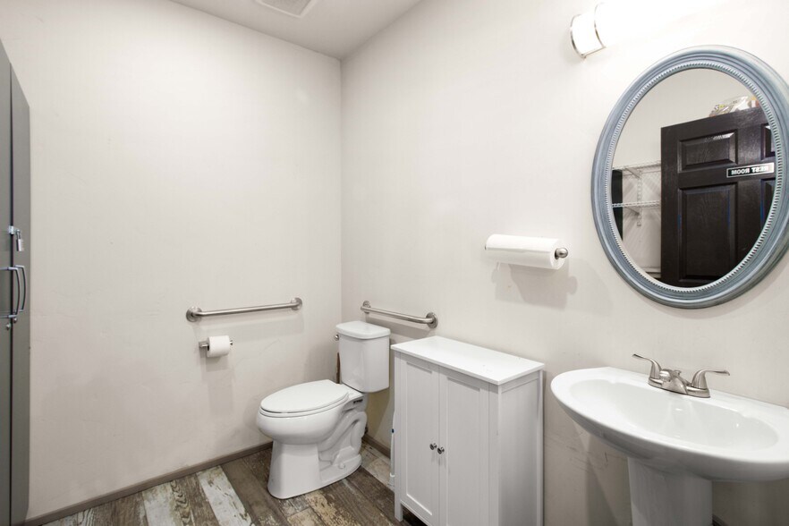 More Photos Of 2550 Highway 82, Glenwood Springs Showroom For Sale