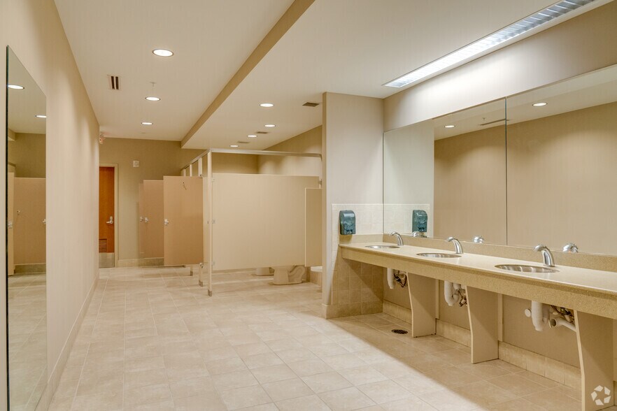 More Photos Of 11125 Forest Pines Dr, Raleigh Medical For Sale