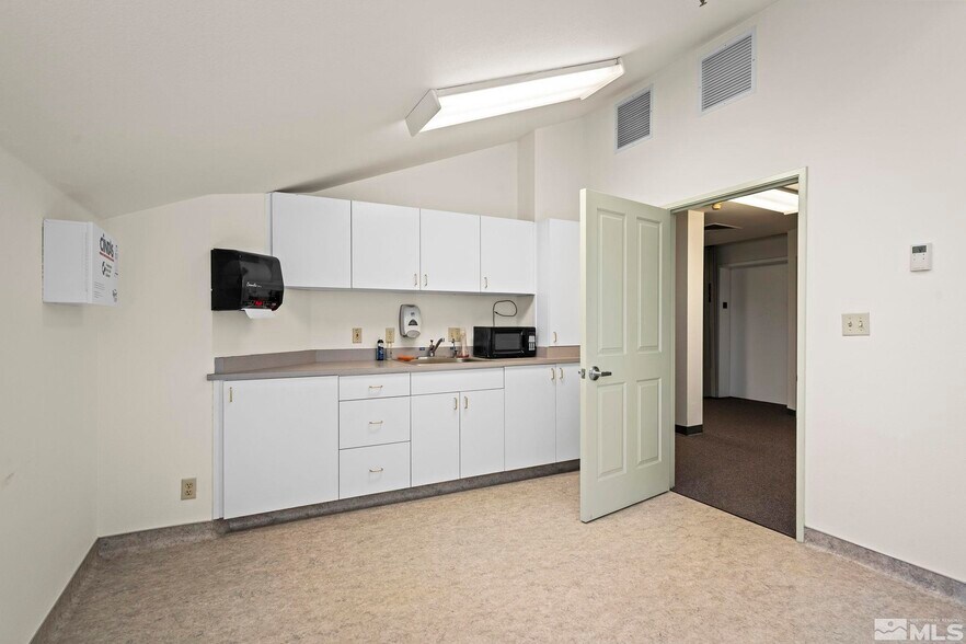 More Photos Of 1615 US Highway 395 N, Minden Office For Sale