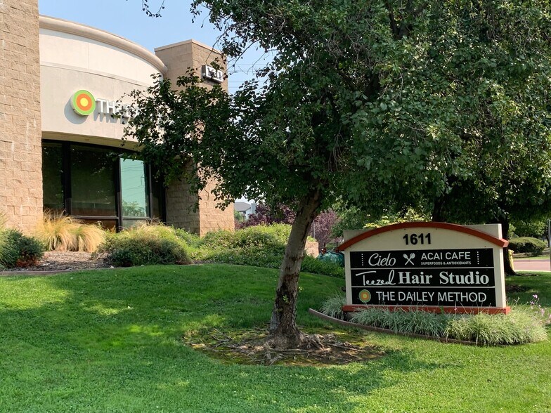 Primary Photo Of 1611 Lead Hill Blvd, Roseville General Retail For Lease