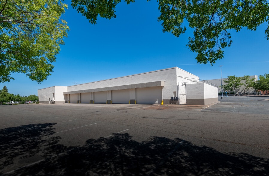 More Photos Of 5850 Sunrise Blvd, Citrus Heights Auto Repair For Sale