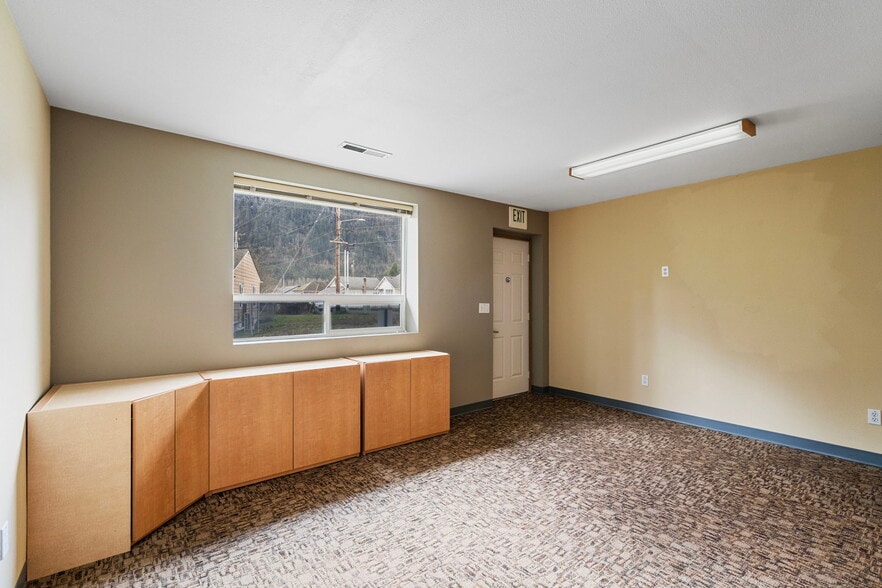 More Photos Of 101 E Main Ave, Morton Office For Sale