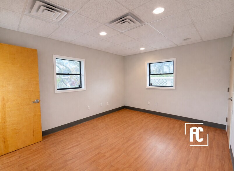More Photos Of 835 SE Osceola St, Stuart Office Residential For Sale