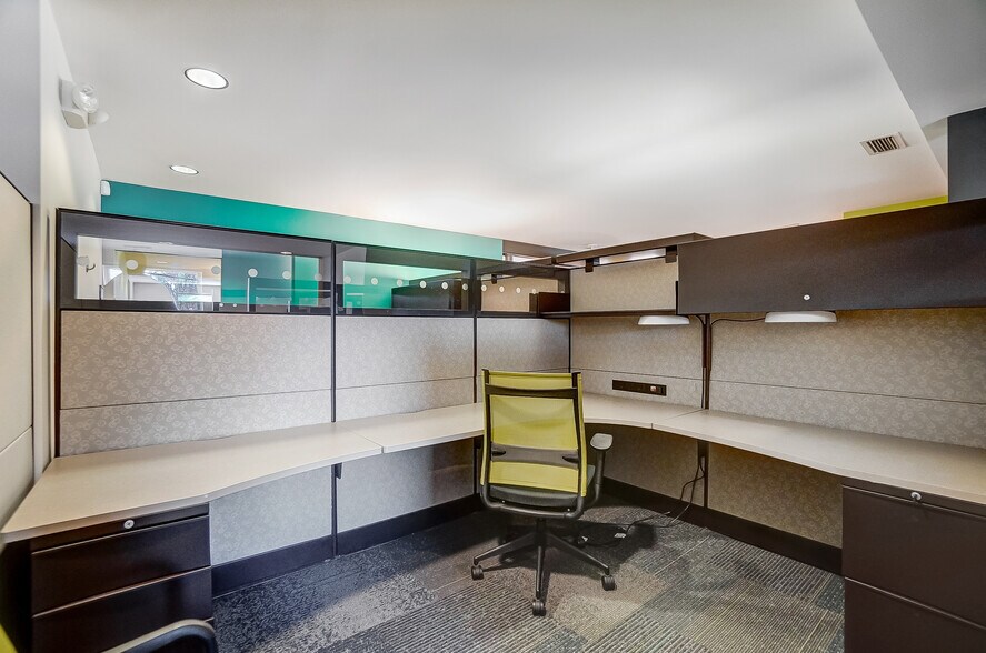 More Photos Of 3925-3927 Brotherton Rd, Cincinnati Office For Sale