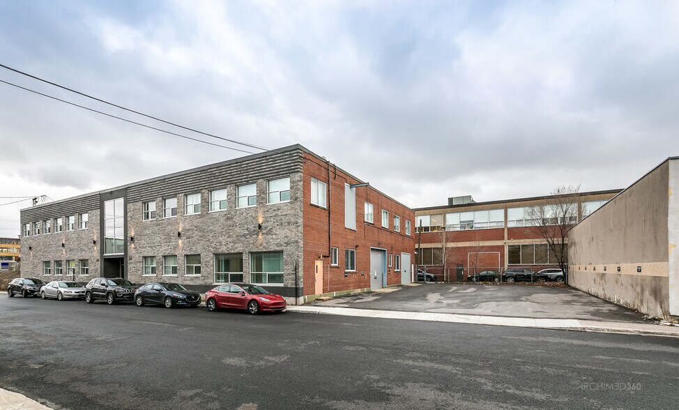 More Photos Of 9850-9852 Rue Verville, Montréal Light Distribution For Sale