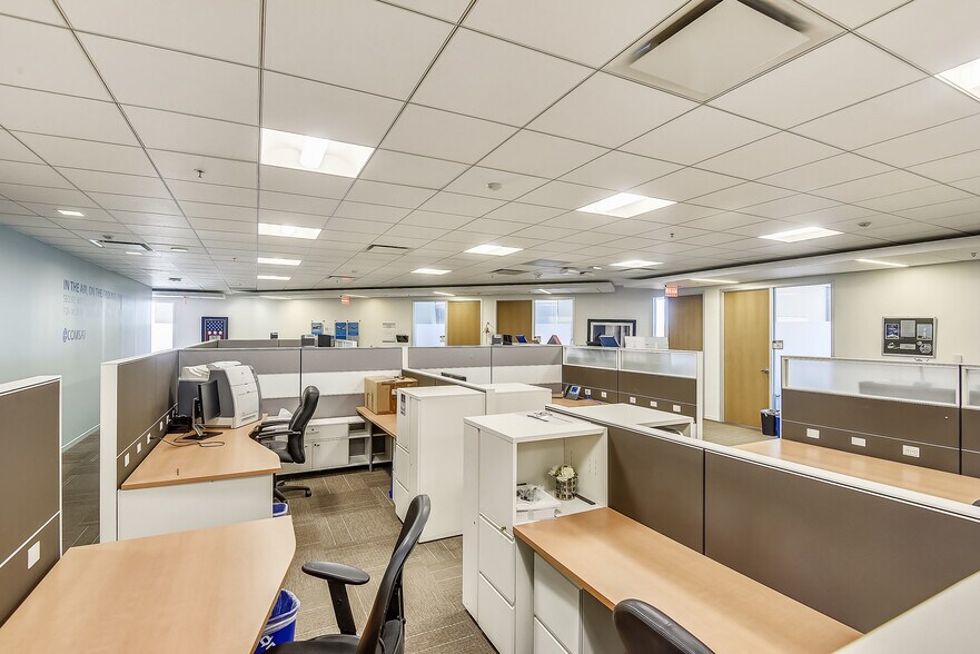 More Photos Of 2550 Wasser Ter, Herndon Office For Sale