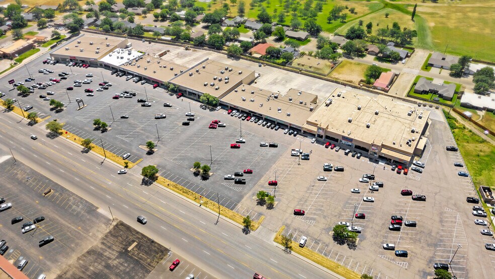 More Photos Of 3400 Olton Rd, Plainview Unknown For Lease