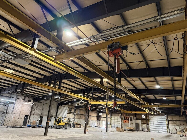 More Photos Of 2976 N Florence Ave, Tulsa Warehouse For Lease