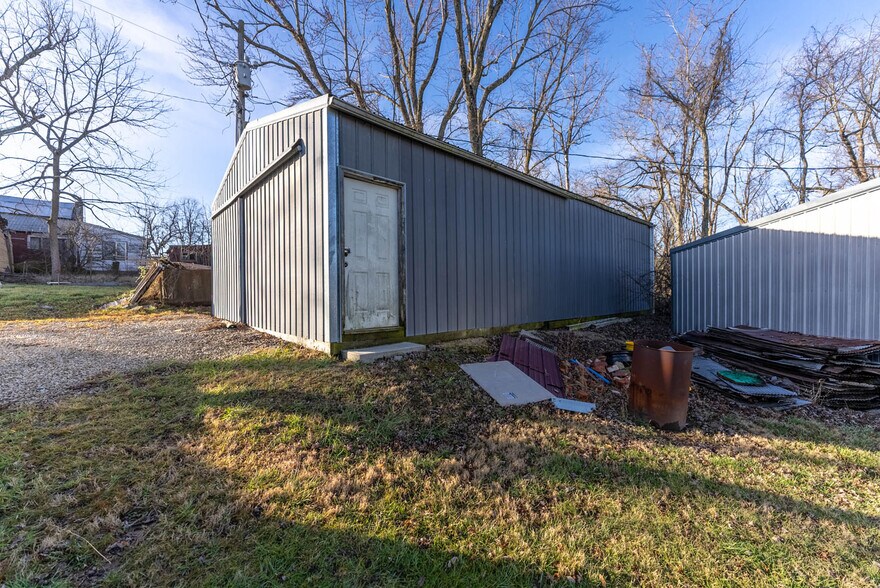 More Photos Of 14597 US-63, Vichy General Retail For Sale