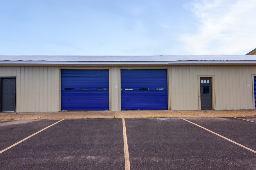 More Photos Of 3056 US-80, Pearl Warehouse For Lease