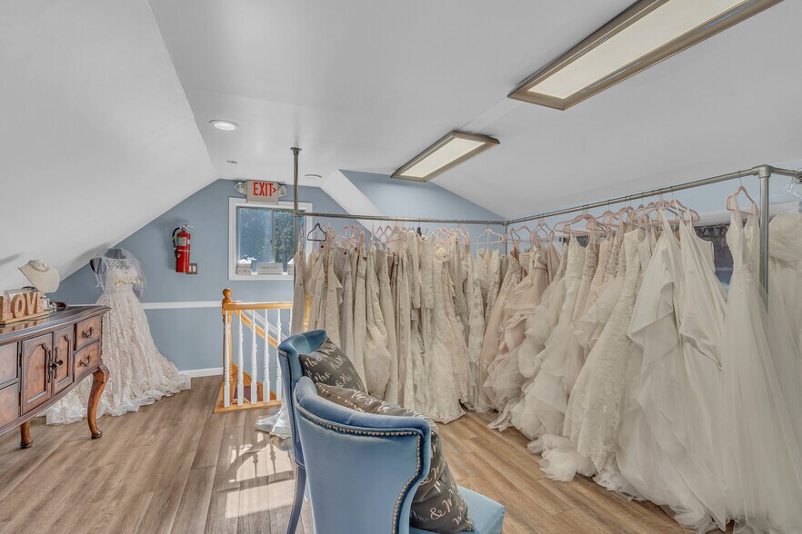 More Photos Of 141 Chambers Bridge Rd, Brick Storefront Retail Office For Sale