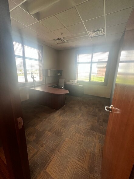 More Photos Of 4141 28th Ave S, Fargo Office For Lease