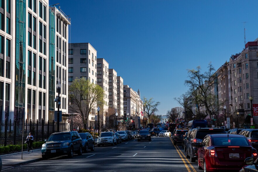 More Photos Of 1101 16th St NW, Washington Office For Sale