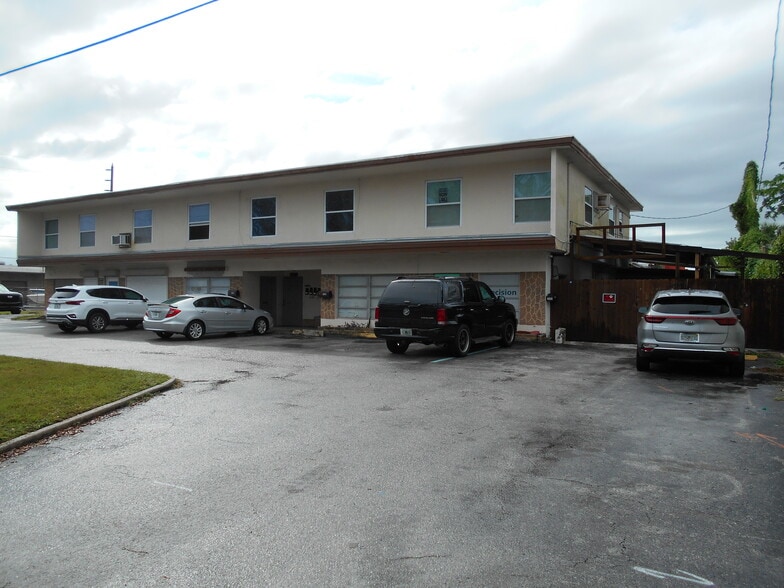 More Photos Of 2400 25th St N, Saint Petersburg Office For Sale