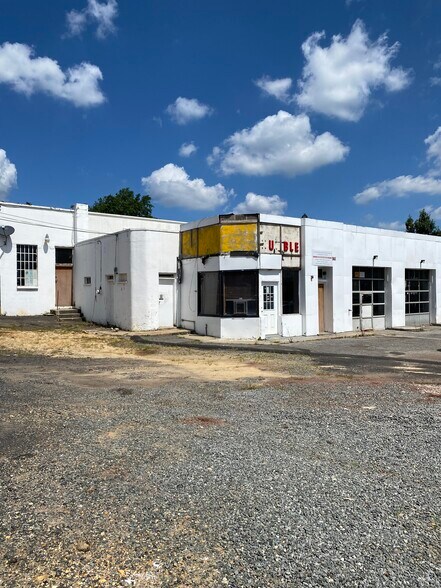 More Photos Of 541 Hamilton St, Somerset Service Station For Sale