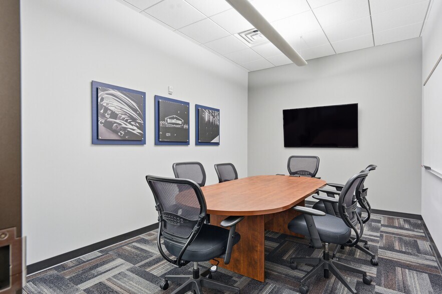 More Photos Of 8710 Earhart Ln Sw, Cedar Rapids Office For Sale