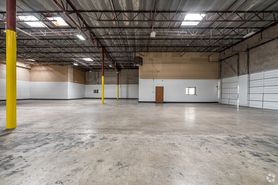 More Photos Of 11420 Mathis Ave, Farmers Branch Unknown For Lease
