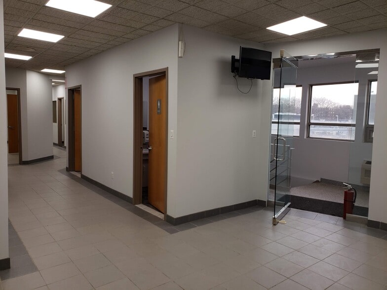 More Photos Of 1219 37th Ave, Long Island City Flex For Lease