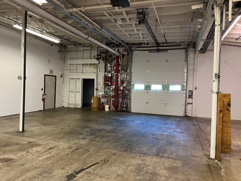 More Photos Of 25 Brigham St, Westborough Distribution For Sale