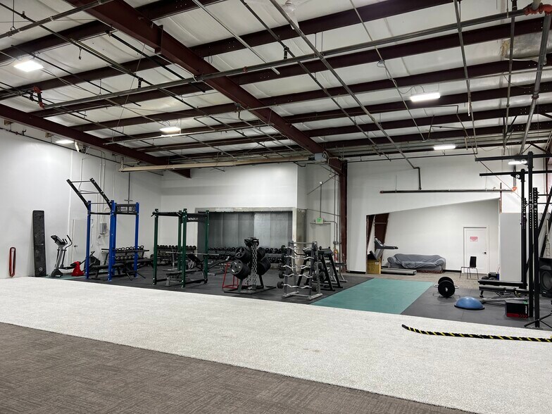 More Photos Of 1657 N State St, Lehi Manufacturing For Sale