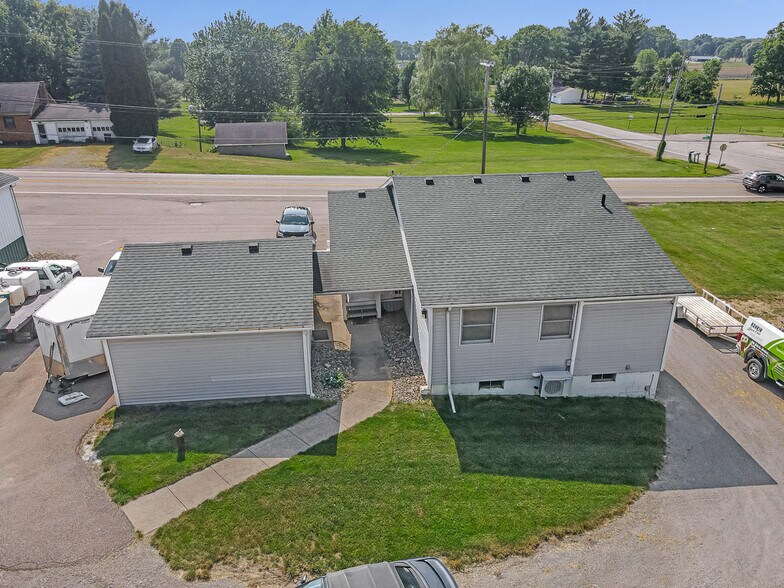More Photos Of 13390 Ravenna Ave NE, Hartville Flex For Sale