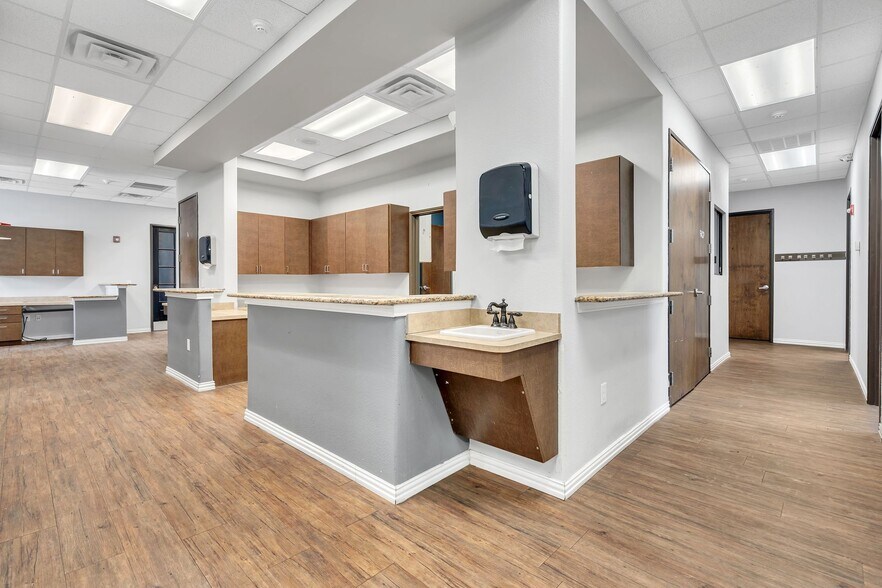 More Photos Of 2321 Olympia Dr, Flower Mound Medical For Sale