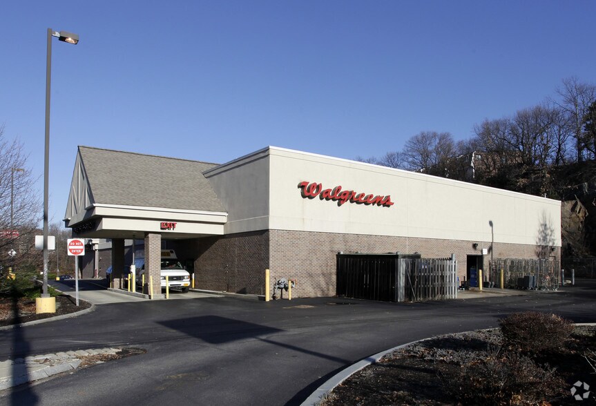 More Photos Of 418 Quincy Ave, Quincy Drugstore For Lease