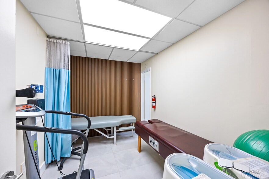 More Photos Of 150 NW 70th Ave, Plantation Medical For Lease