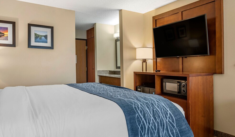 More Photos Of 9742 Woodlane Dr, Dimondale Hotel For Sale