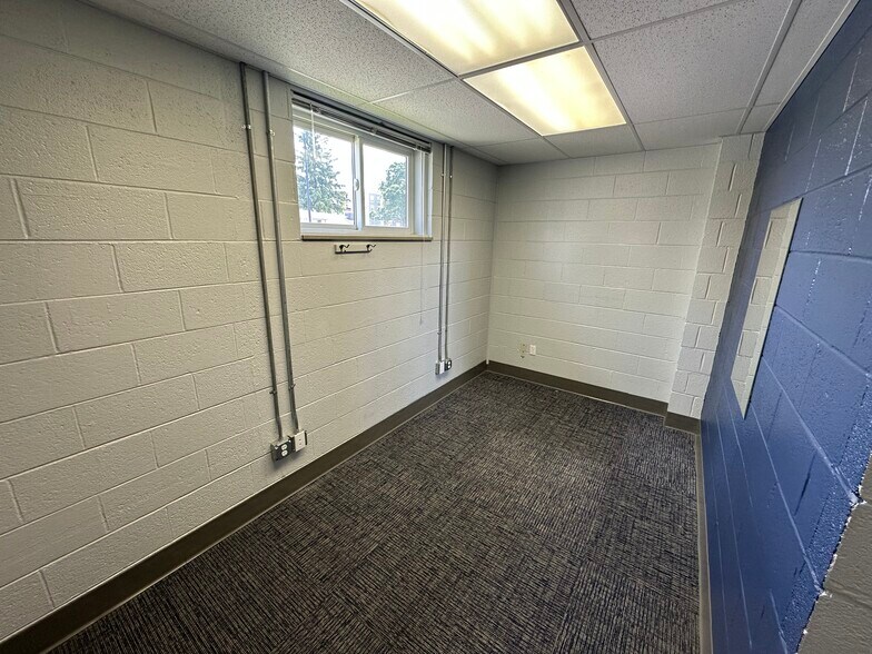 More Photos Of 519 E Walnut St, Springfield Office Residential For Sale