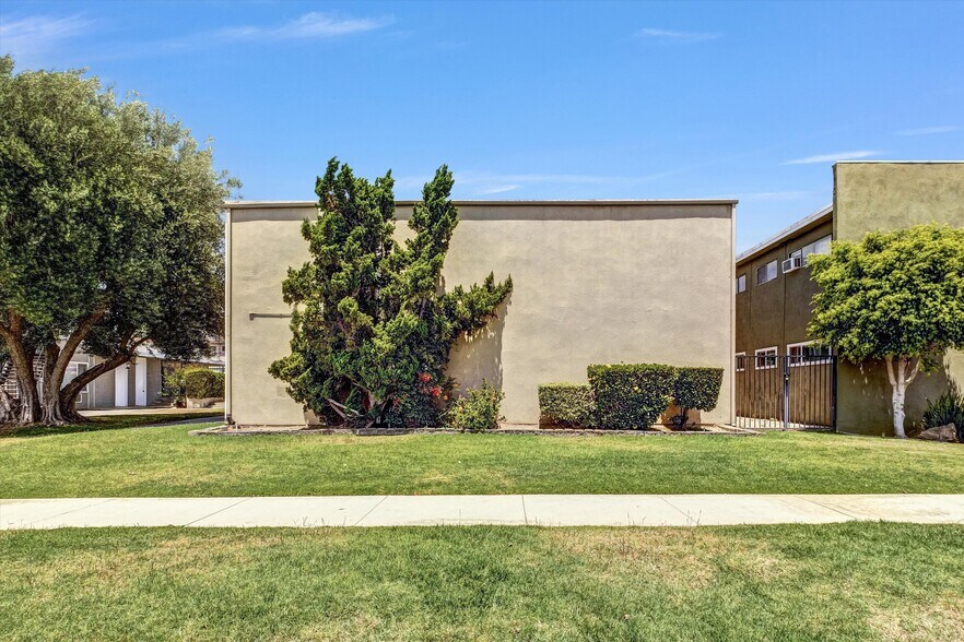 More Photos Of 457 Alpine St, Upland Apartments For Sale