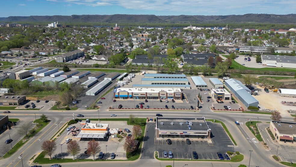 More Photos Of 940 Frontenac Dr, Winona Storefront Retail Office For Lease