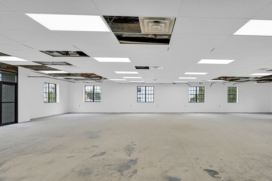 More Photos Of 4 Union Pl, Newton Flex For Lease