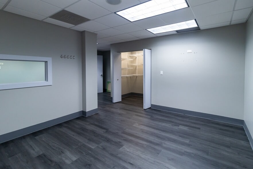More Photos Of 2400 N Ashland Ave, Chicago Medical For Lease
