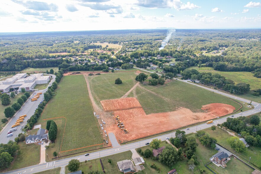 More Photos Of 413 NC Highway 150 W, Greensboro General Retail For Lease