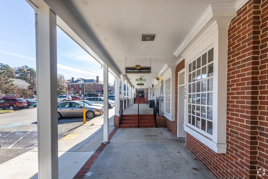 More Photos Of 9782 Gayton Rd, Richmond Unknown For Lease