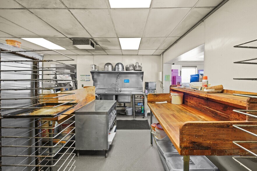 More Photos Of 3692 Castro Valley Blvd, Castro Valley Restaurant For Sale