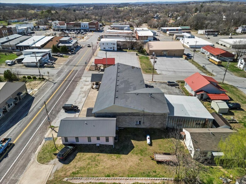 More Photos Of 302 E Washington Ave, Ava General Retail For Sale