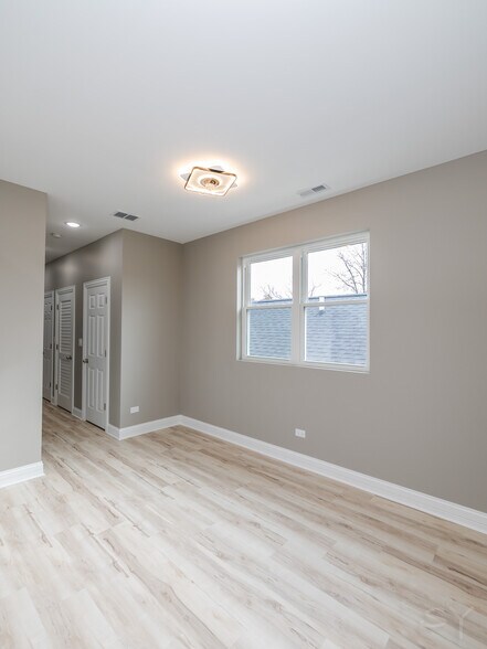 More Photos Of 851 Springfield ave, Chicago Apartments For Sale