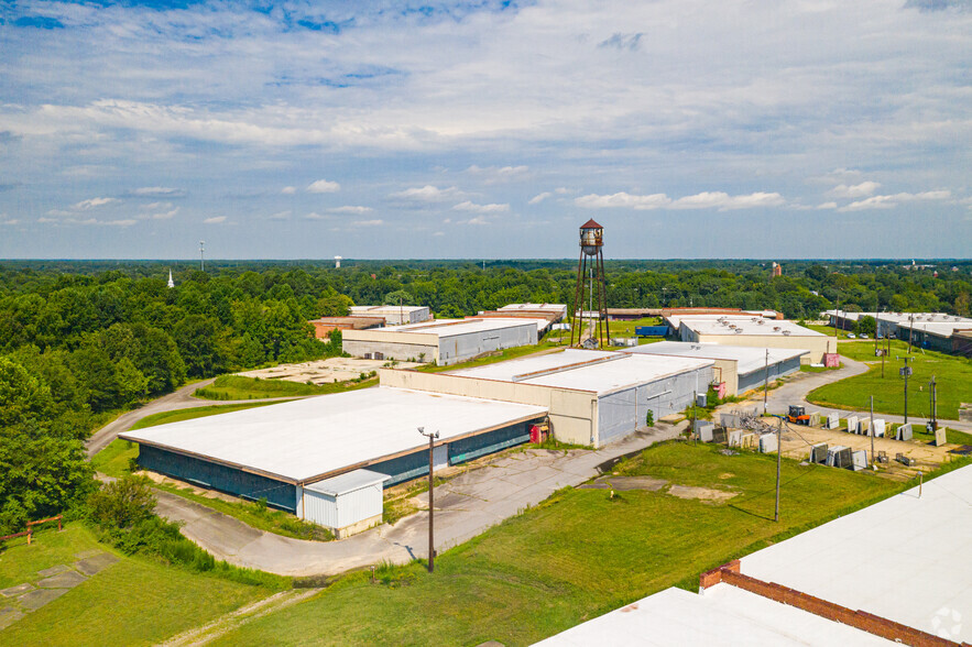 Primary Photo Of 756 S West St, Petersburg Warehouse For Lease