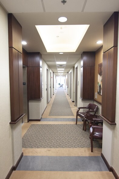More Photos Of 741 W Lanier Ave, Fayetteville Office For Lease