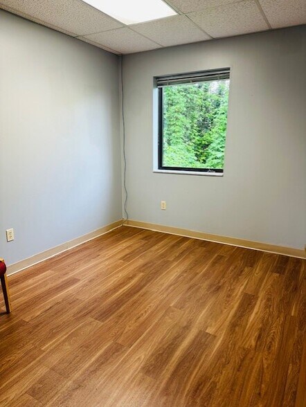 More Photos Of 5676 Steubenville Pike, McKees Rocks Medical For Lease