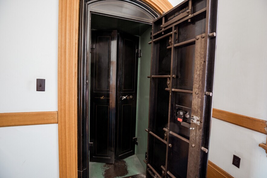 More Photos Of 74 Hammond St, Bangor Medical For Sale